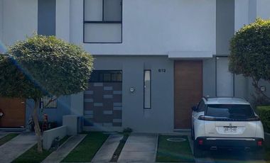 COMODA CASA EN RENTA EN LAS GRULLAS RESIDENCIAL