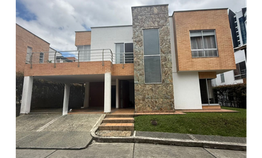 Casa en conjunto en arriendo sector Castellana