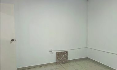 PLAZA DEL ESTE CENTER / LLANO BONITO / 100M / DIVISIONES / SOBRE VIA