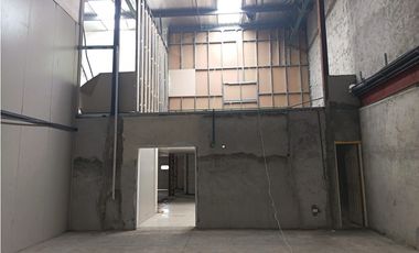 LLANO BONITO / PLAZA DEL ESTE CENTER / 550M / LOCAL CON BODEGA