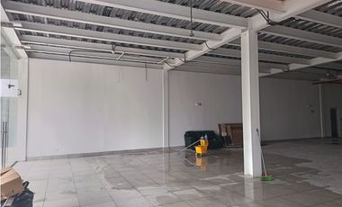 LLANO BONITO / PLAZA DEL ESTE CENTER / 550M / LOCAL CON BODEGA