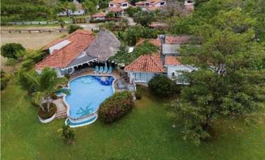 PUNTA BARCO / SAN JOSE / 6018M / 7 HABITACION / 5 PARKING / PISCINA