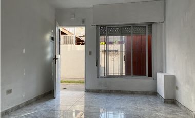 Colombia 5341, Depto 1, entre Rucci y Pujol, Isidro Casanova