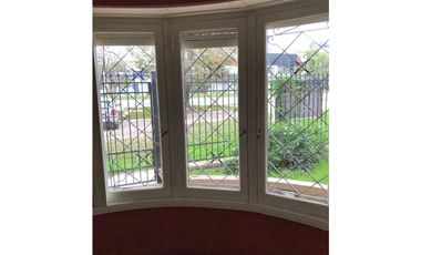 VENTA DE IMPORTANTE CASA DE 5 AMBIENTES + DEPARTAMENTO 3 AMBIENTES