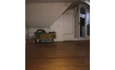 VENTA DE IMPORTANTE CASA DE 5 AMBIENTES + DEPARTAMENTO 3 AMBIENTES