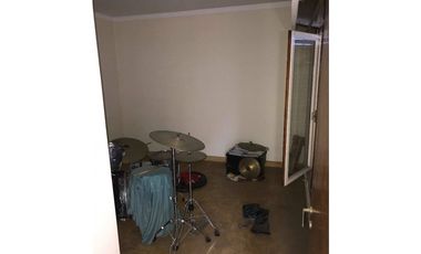 VENTA DE IMPORTANTE CASA DE 5 AMBIENTES + DEPARTAMENTO 3 AMBIENTES