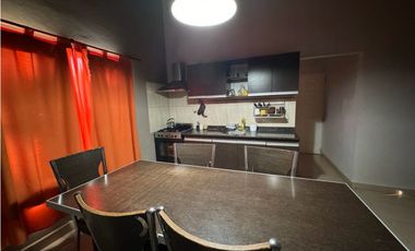 Vendo Casa Con Tres Locales en Caseros, Entre Ríos.