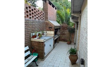 Venta Chalet a 1 cuadra de la playa!!! Gas natural!!