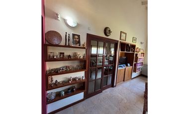 Venta Chalet a 1 cuadra de la playa!!! Gas natural!!