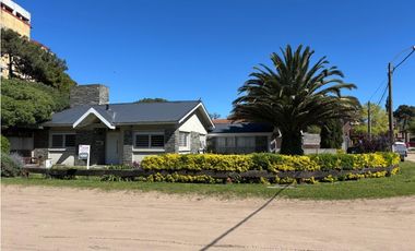Venta Chalet a 1 cuadra de la playa!!! Gas natural!!