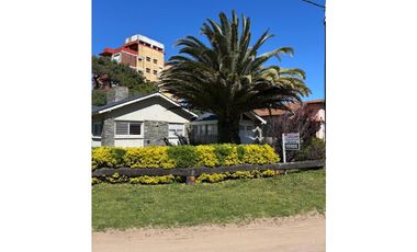 Venta Chalet a 1 cuadra de la playa!!! Gas natural!!