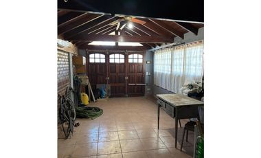 Venta Chalet a 1 cuadra de la playa!!! Gas natural!!