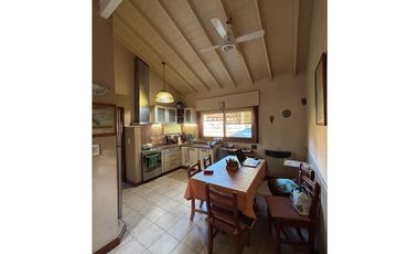 Venta Chalet a 1 cuadra de la playa!!! Gas natural!!