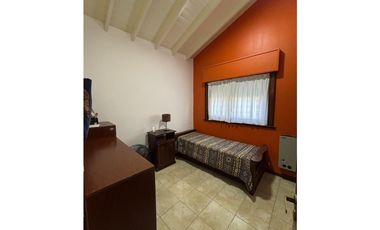 Venta Chalet a 1 cuadra de la playa!!! Gas natural!!