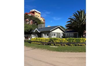 Venta Chalet a 1 cuadra de la playa!!! Gas natural!!