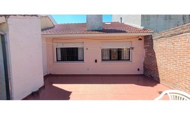 CHALET 4 AMB CON  GARAGE TALLER Y FOSA.