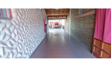 CHALET 4 AMB CON  GARAGE TALLER Y FOSA.