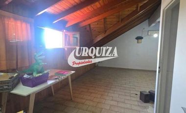 Chalet en venta c/ cochera en San Justo