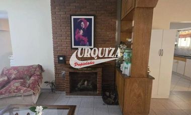 Chalet en venta c/ cochera en San Justo