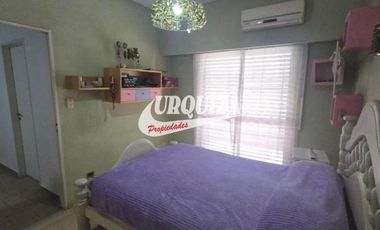 Chalet en venta c/ cochera en San Justo