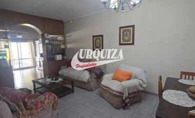 Chalet en venta c/ cochera en San Justo
