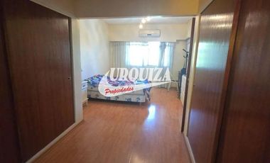 Chalet en venta c/ cochera en San Justo