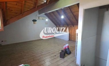 Chalet en venta c/ cochera en San Justo