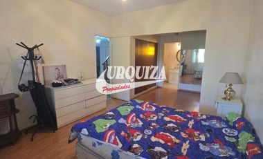 Chalet en venta c/ cochera en San Justo