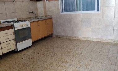 Departamento Tipo Casa en alquiler en Caseros