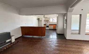 Casa PH en venta en Bernal Centro