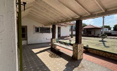 Casa PH en venta en Bernal Centro