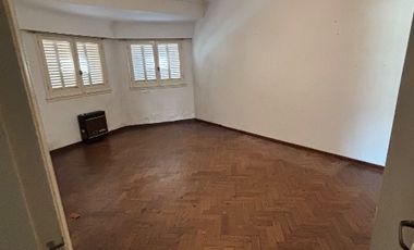 Casa PH en venta en Bernal Centro