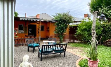 Casa en venta c/ cochera en San José