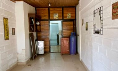 Casa en venta c/ cochera en San José