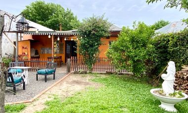 Casa en venta c/ cochera en San José