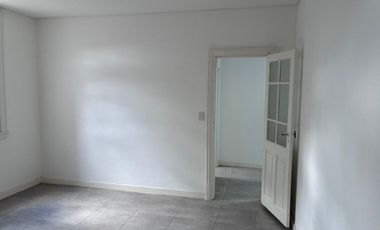 Amplio departamento en Adrogue