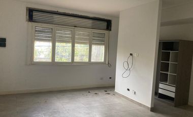 Amplio departamento en Adrogue