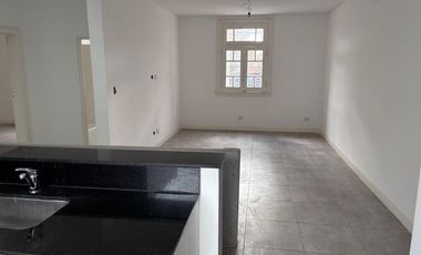 Amplio departamento en Adrogue