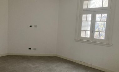 Amplio departamento en Adrogue