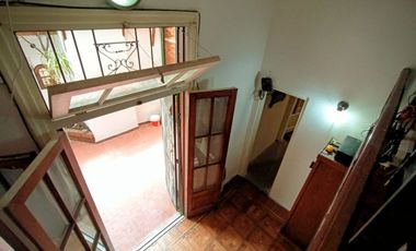 VILLA URQUIZA PH 2 AMB. CON ENTREPISO PATIO PB