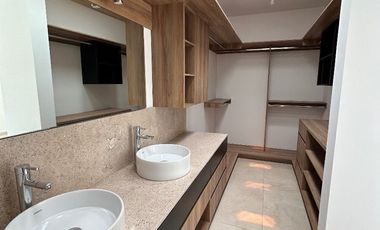 Hermosa Casa en Privada Manantiales Residence