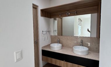 Hermosa Casa en Privada Manantiales Residence