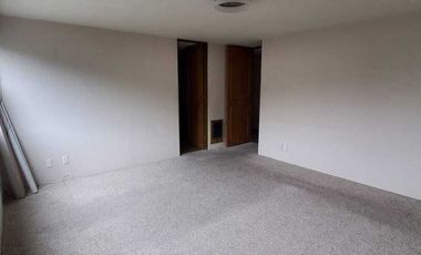 EN VENTA Remodelado departamento. Ubicacion Sur