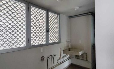 EN VENTA Remodelado departamento. Ubicacion Sur