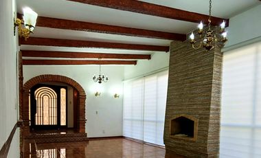 CASA EN RENTA JARDINES DEL COUTRY