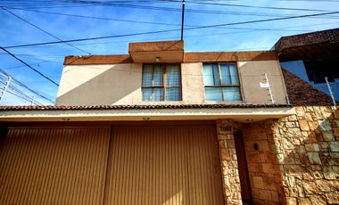 CASA EN RENTA JARDINES DEL COUTRY