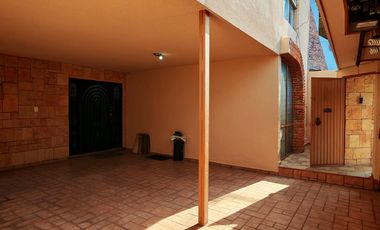 CASA EN RENTA JARDINES DEL COUTRY