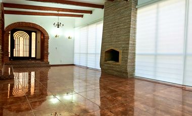 CASA EN RENTA JARDINES DEL COUTRY