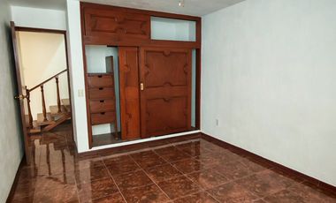 CASA EN RENTA JARDINES DEL COUTRY