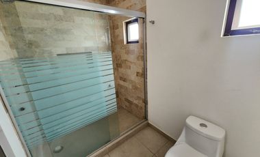 CASA EN RENTA EN PUERTA DE PIEDRA, CORREGIDORA CON TERRENO EXCEDENTE